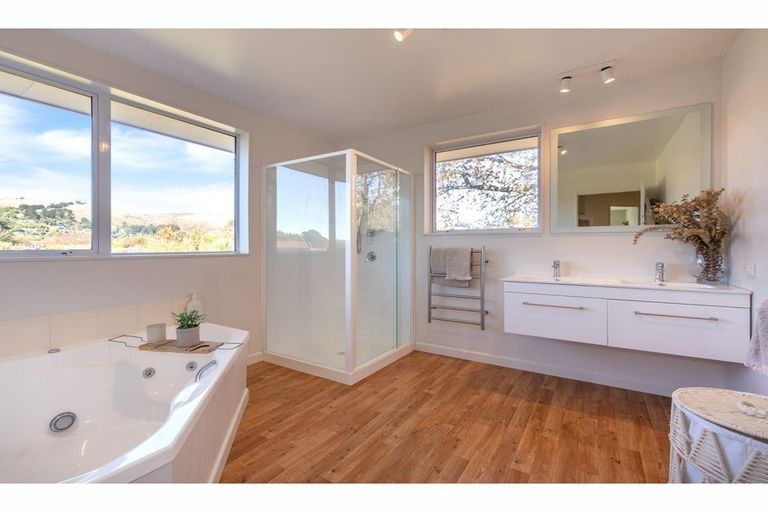 Photo of property in 249 Fifield Terrace, Opawa, Christchurch, 8023