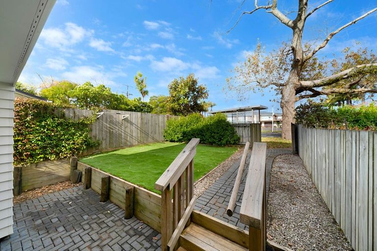 Photo of property in 439a West Coast Road, Glen Eden, Auckland, 0602