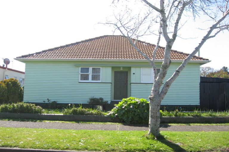Photo of property in 17 Cornwall Street, Brooklands, New Plymouth, 4310