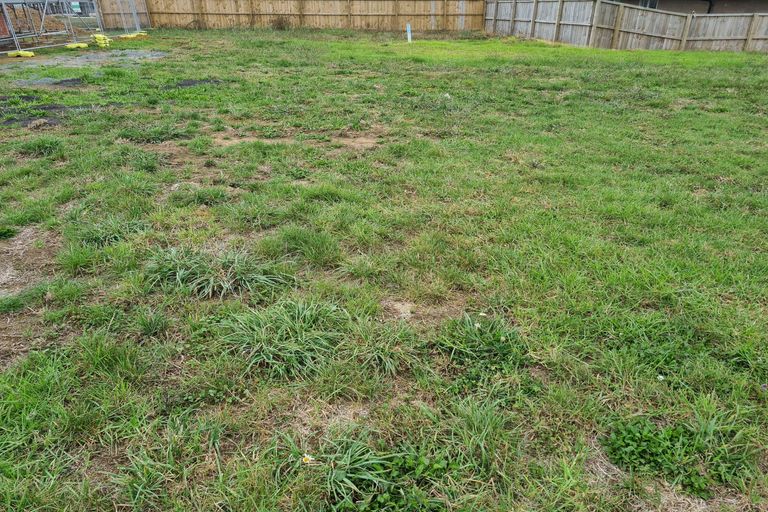 Photo of property in 4 Waikohi Avenue, Glenbrook, 2681