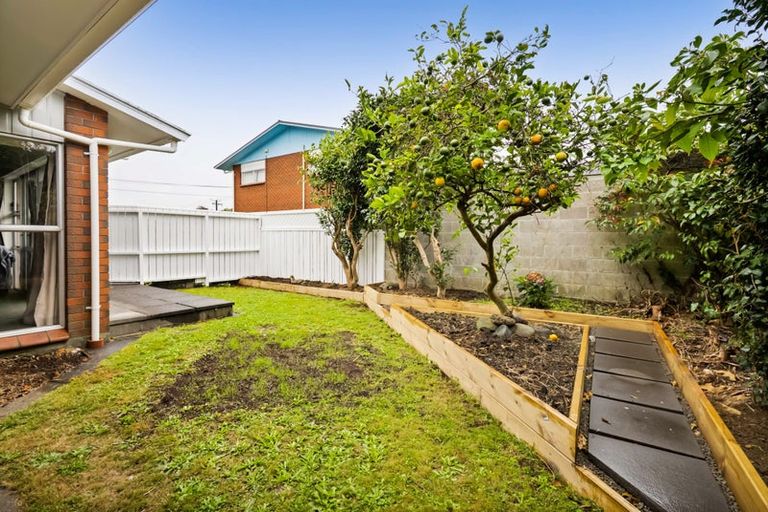 Photo of property in 3b Bideford Street, Brooklands, New Plymouth, 4310