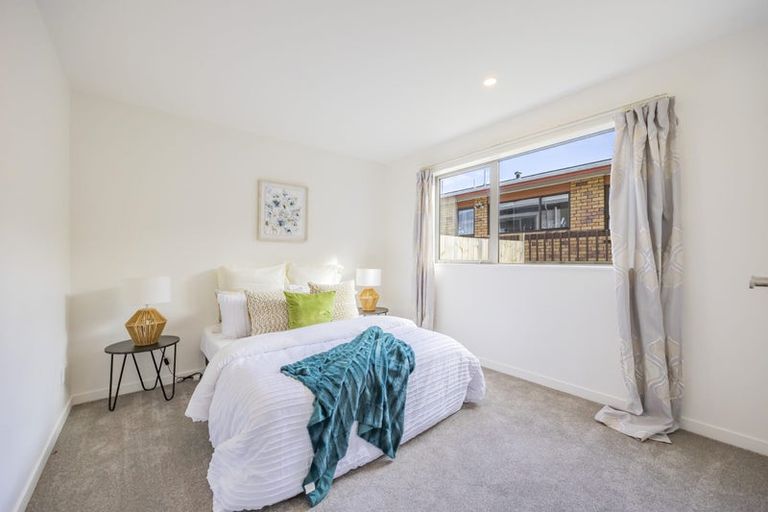 Photo of property in 32c Gulf View Road, Murrays Bay, Auckland, 0630