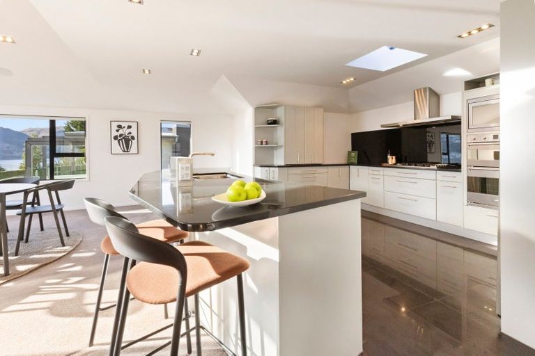 Photo of property in 660 Peninsula Road, Kelvin Heights, Queenstown, 9300