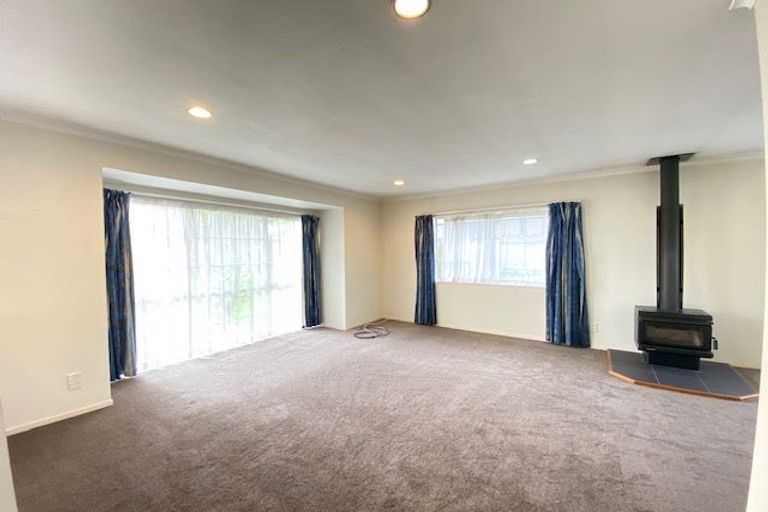 Photo of property in 6 Palmcrest Grove, Highland Park, Auckland, 2010