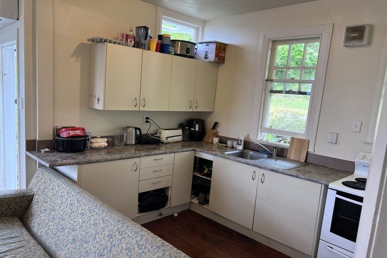 Photo of property in 76a Kelburn Parade, Kelburn, Wellington, 6012