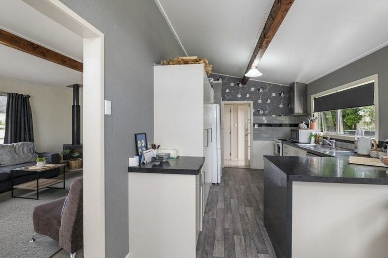 Photo of property in 6 Windsor Place, Levin, 5510