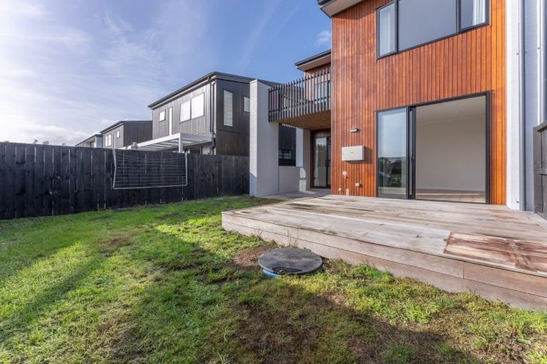 Photo of property in 28 Marine Parade, Hobsonville, Auckland, 0616