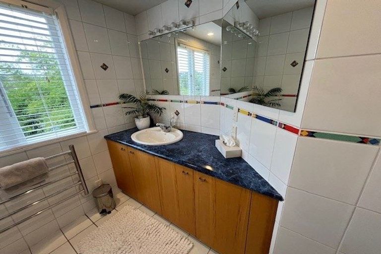 Photo of property in 7 Pah Road, Cockle Bay, Auckland, 2014