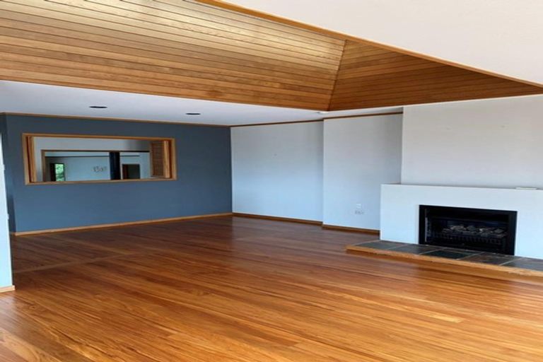 Photo of property in 10 Park Rise, Campbells Bay, Auckland, 0630