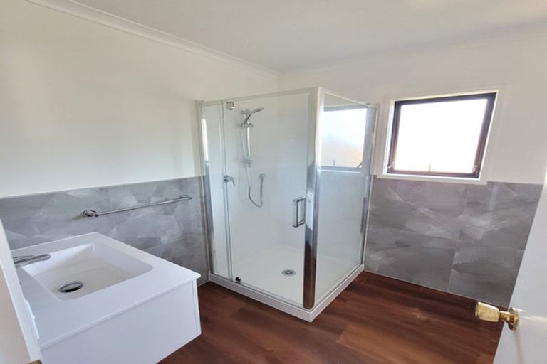 Photo of property in 81 Oreil Avenue, West Harbour, Auckland, 0618