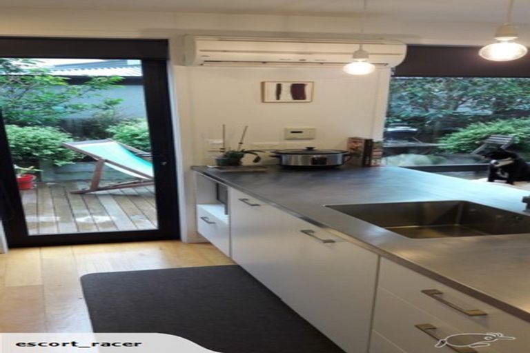 Photo of property in 2/35 Bishop Street, St Albans, Christchurch, 8014