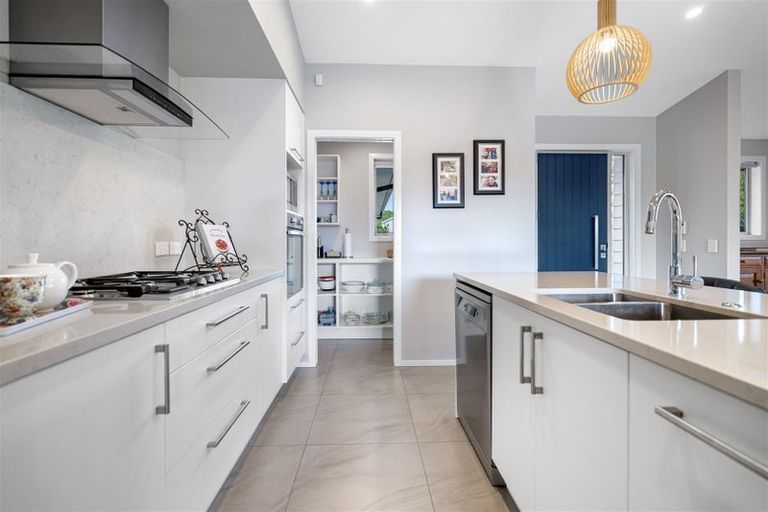 Photo of property in 34 Awatira Drive, Papamoa Beach, Papamoa, 3118