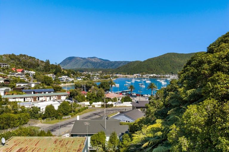 Photo of property in 12 Arthur Crescent, Waikawa, Picton, 7220