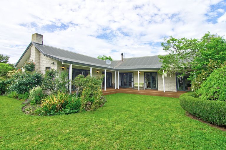 Photo of property in 94 Kahikatea Road, Te Ore Ore, Masterton, 5886