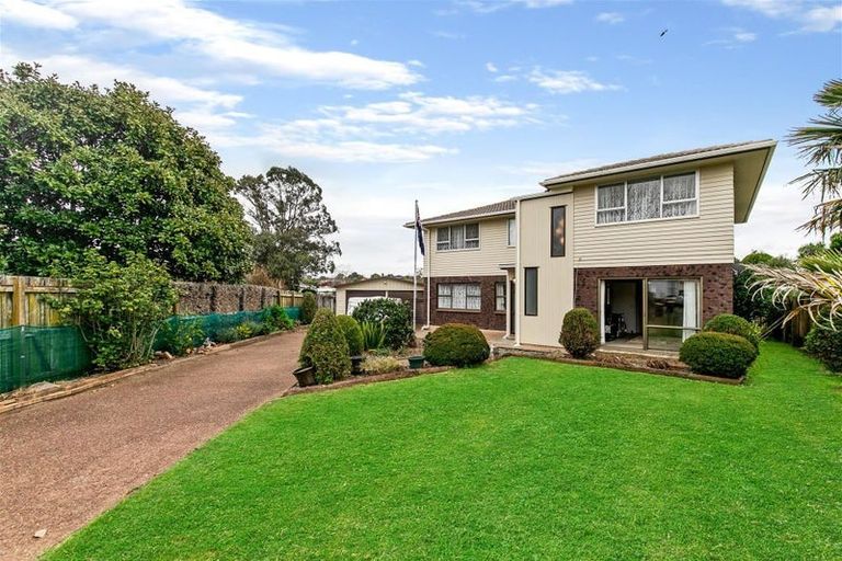 Photo of property in 15 Tangelo Place, Bucklands Beach, Auckland, 2012