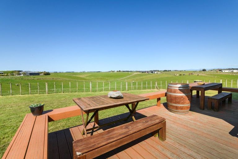 Photo of property in 106 Cemetery Road, Sanson, Palmerston North, 4479