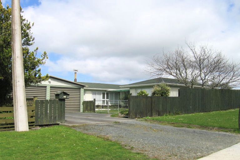 Photo of property in 61 Gorge Road, Maungaturoto, 0520