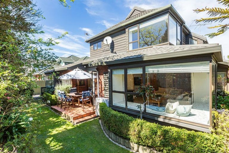 Photo of property in 2/54 Queens Grove, Hutt Central, Lower Hutt, 5010