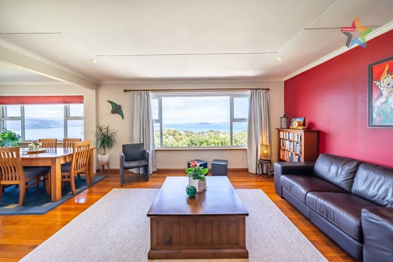 Photo of property in 46 Maungaraki Road, Korokoro, Lower Hutt, 5012