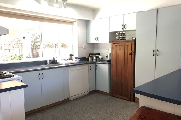 Photo of property in 71 Lynden Avenue, Hillcrest, Auckland, 0627