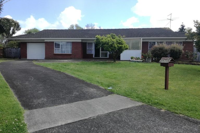 Photo of property in 4 Pettit Place, Manukau, Auckland, 2025