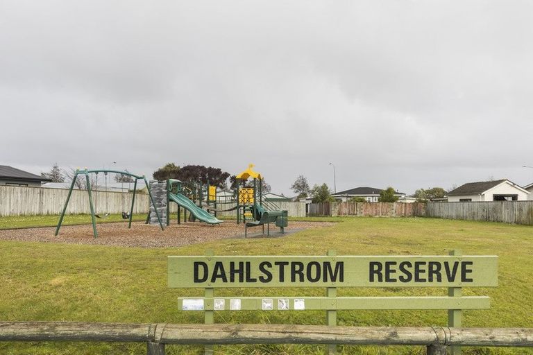 Photo of property in 35 Dahlstrom Grove, Kelvin Grove, Palmerston North, 4414