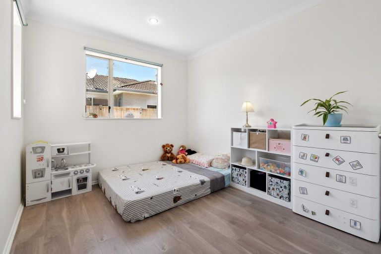 Photo of property in 74 Baverstock Road, Flat Bush, Auckland, 2016