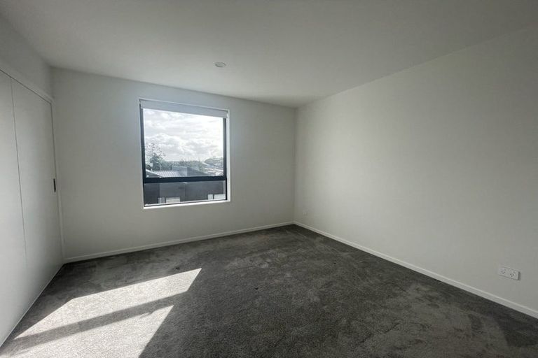 Photo of property in 5/30b Westgate Drive, Massey, Auckland, 0614