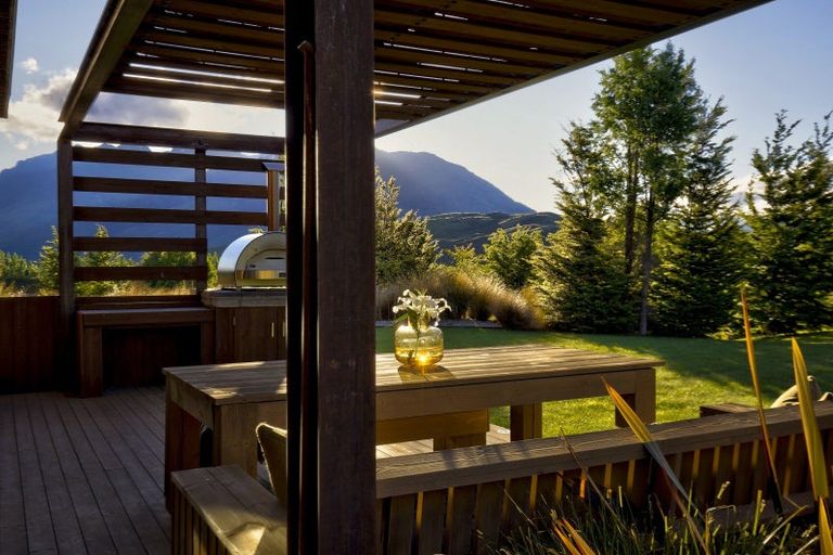 Photo of property in 98 Jacks Point Rise, Jacks Point, Queenstown, 9371