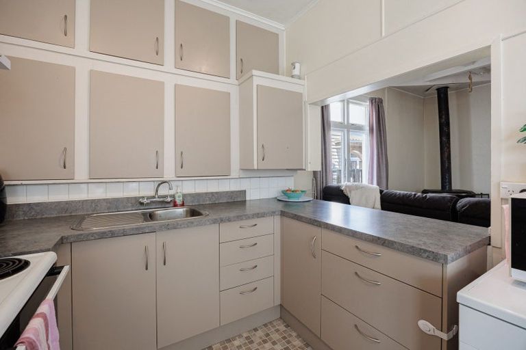 Photo of property in 3 Andrew Street, Marewa, Napier, 4110