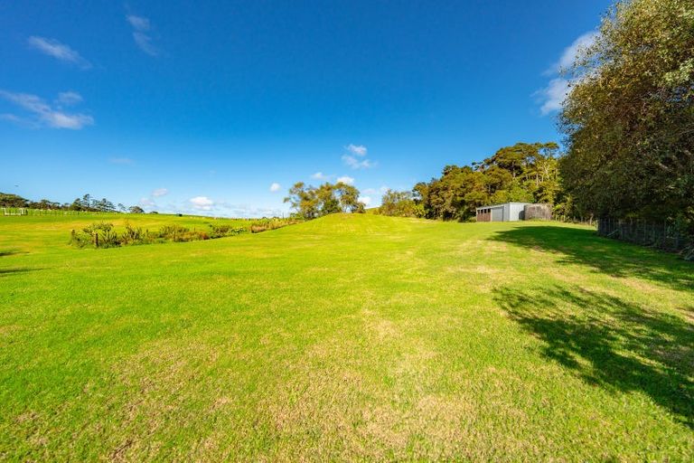 Photo of property in 58 Arrowsmith Road, Waitakere, Henderson, 0782