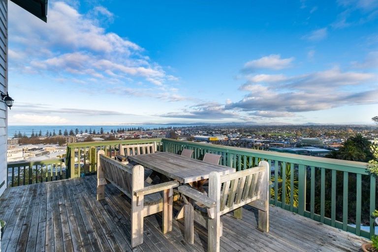 Photo of property in 42 Cameron Road, Bluff Hill, Napier, 4110