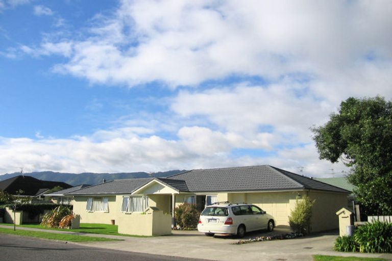 Photo of property in 7 Greenaway Road, Waikanae, 5036