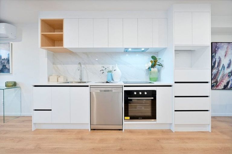 Photo of property in 5/11 Hereford Street, Te Atatu Peninsula, Auckland, 0610
