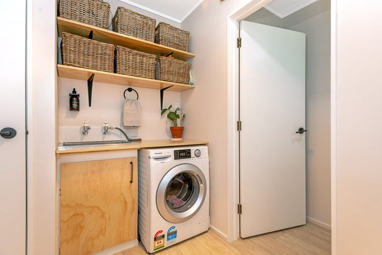 Photo of property in 76 Banks Street, Tolaga Bay, 4077