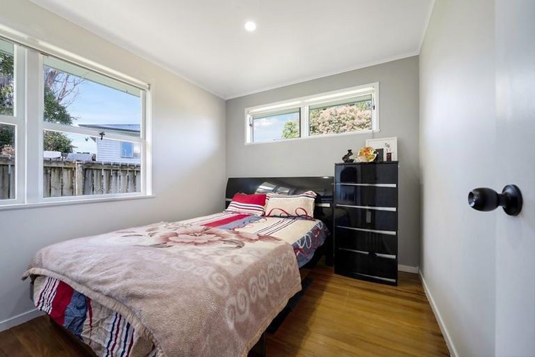 Photo of property in 53 Chorley Avenue, Massey, Auckland, 0614
