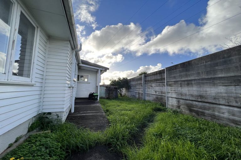 Photo of property in 25 Marewa Street, Te Atatu South, Auckland, 0610