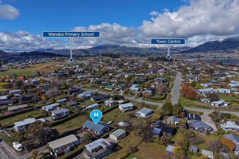 Photo of property in 123b Aubrey Road, Wanaka, 9305