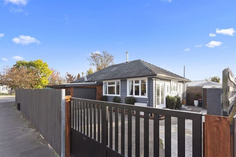 Photo of property in 98 Northcote Road, Northcote, Christchurch, 8052