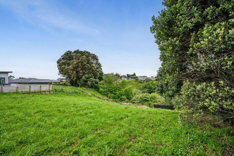 Photo of property in 117 Wairau Road, Oakura, 4314