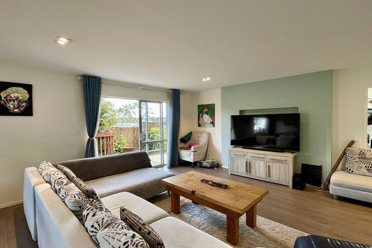 Photo of property in 121a Bruce Road, Glenfield, Auckland, 0629