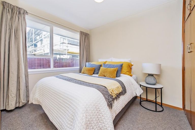 Photo of property in 2/27 Oxley Avenue, St Albans, Christchurch, 8014