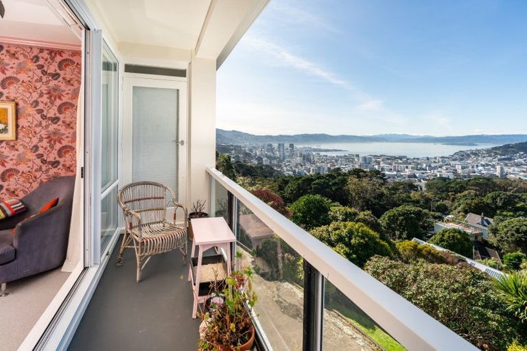 Photo of property in Harbour View Apartments, 147 Ohiro Road, Brooklyn, Wellington, 6021