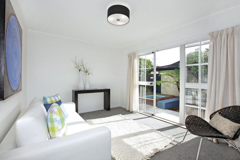 Photo of property in 2/16 Jutland Road, Hauraki, Auckland, 0622