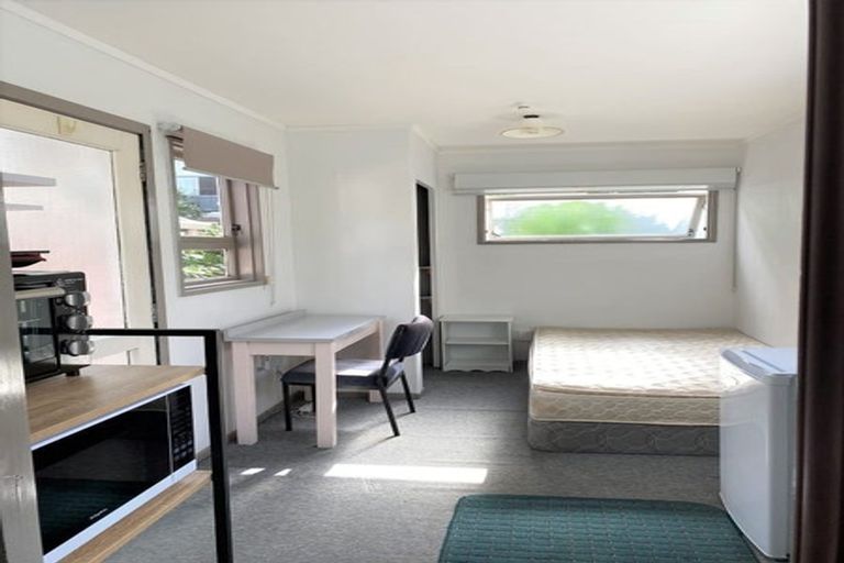 Photo of property in 53 Hawker Street, Mount Victoria, Wellington, 6011