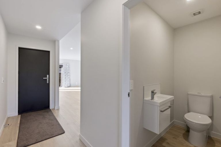 Photo of property in 33 Mulholland Drive, Jacks Point, 9371