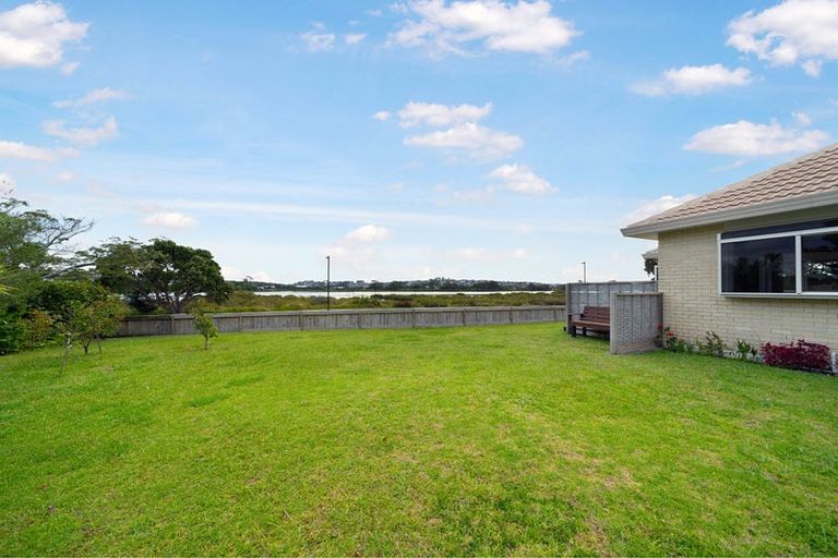 Photo of property in 50 Settlers Grove, Orewa, 0931