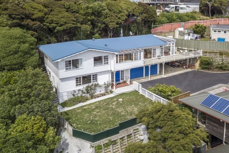 Photo of property in 5a Kahu Road, Paremata, Porirua, 5024