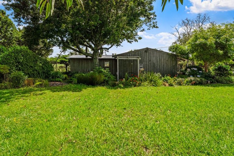 Photo of property in 4186 Kaipara Coast Highway, Tauhoa, Warkworth, 0984