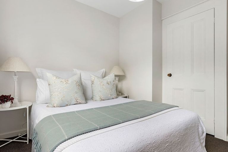 Photo of property in 100 Blighs Road, Strowan, Christchurch, 8052